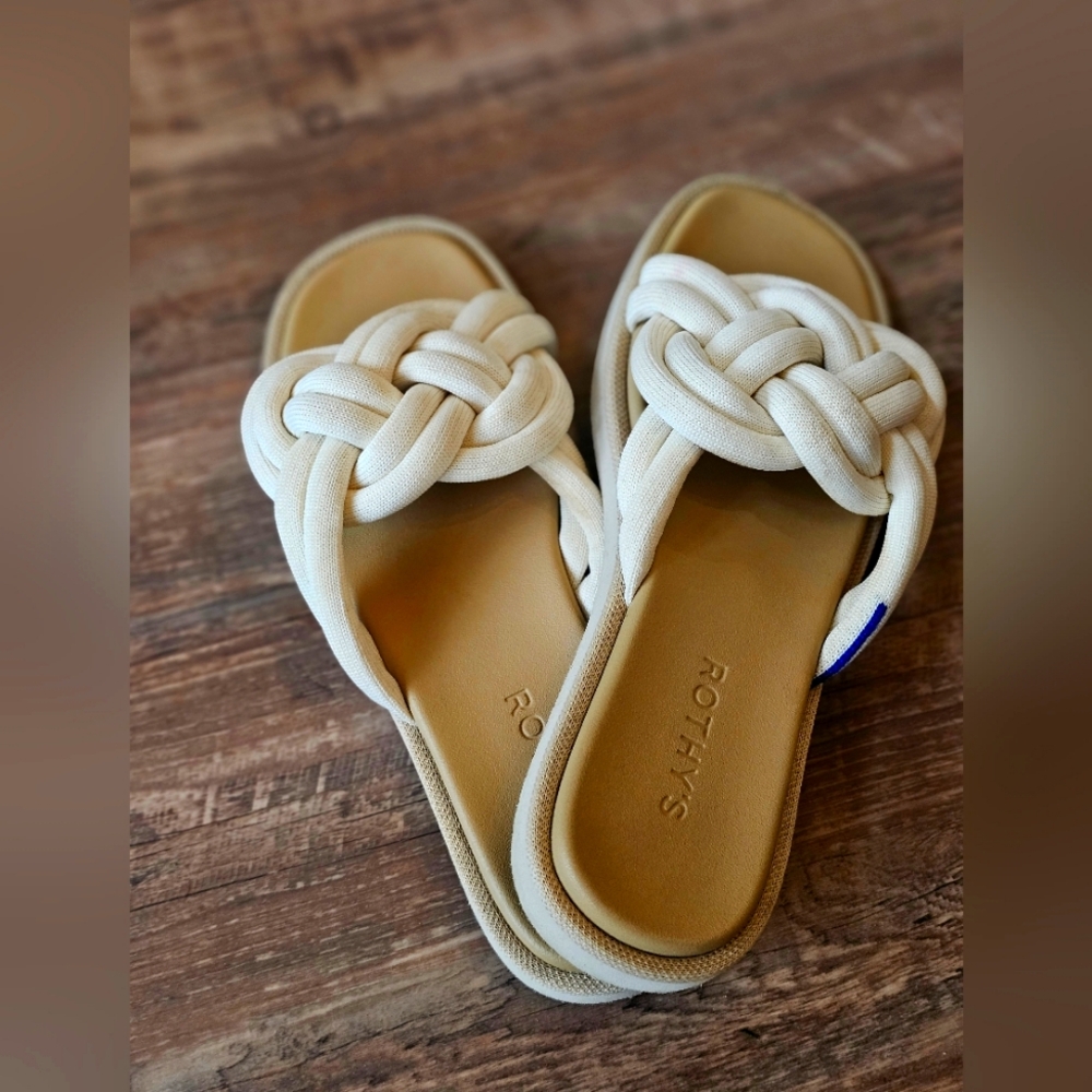 ROTHY'S The Summer Sandal Knotted In White Sand Size 7
